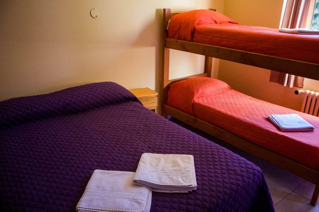 סן קרלוס דה ברילוצ'ה Hostel De La Plaza Amalia מראה חיצוני תמונה