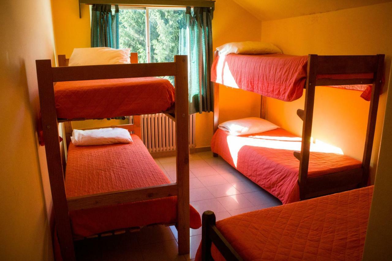 סן קרלוס דה ברילוצ'ה Hostel De La Plaza Amalia מראה חיצוני תמונה