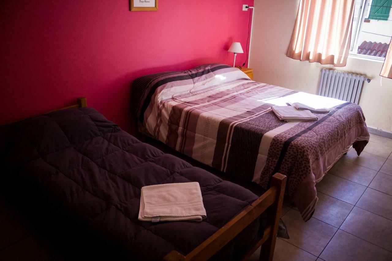 סן קרלוס דה ברילוצ'ה Hostel De La Plaza Amalia מראה חיצוני תמונה