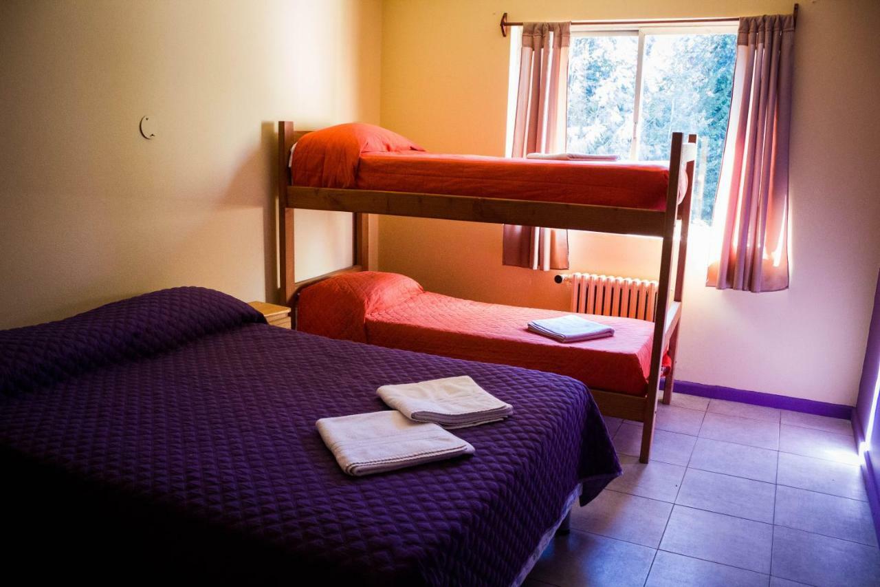 סן קרלוס דה ברילוצ'ה Hostel De La Plaza Amalia מראה חיצוני תמונה