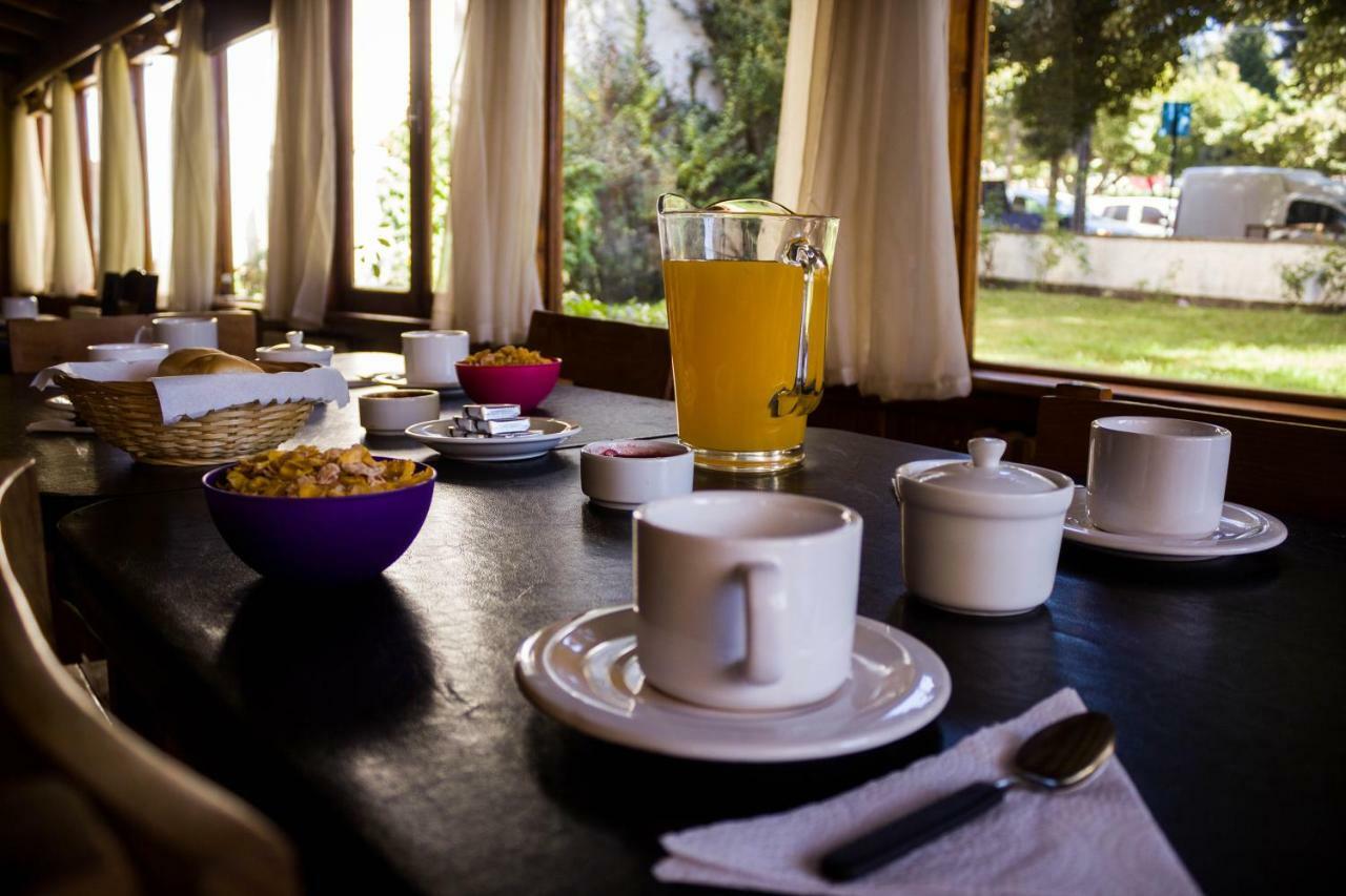 סן קרלוס דה ברילוצ'ה Hostel De La Plaza Amalia מראה חיצוני תמונה