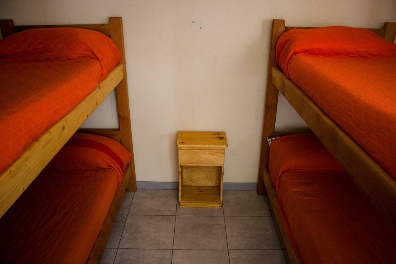 סן קרלוס דה ברילוצ'ה Hostel De La Plaza Amalia מראה חיצוני תמונה