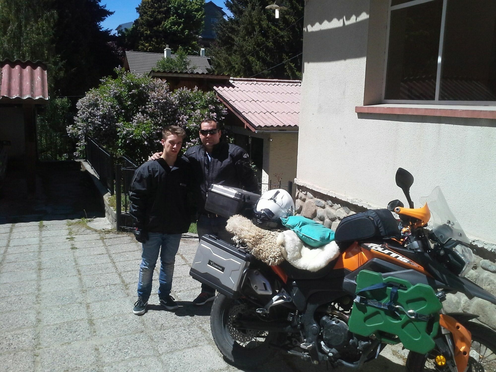 סן קרלוס דה ברילוצ'ה Hostel De La Plaza Amalia מראה חיצוני תמונה