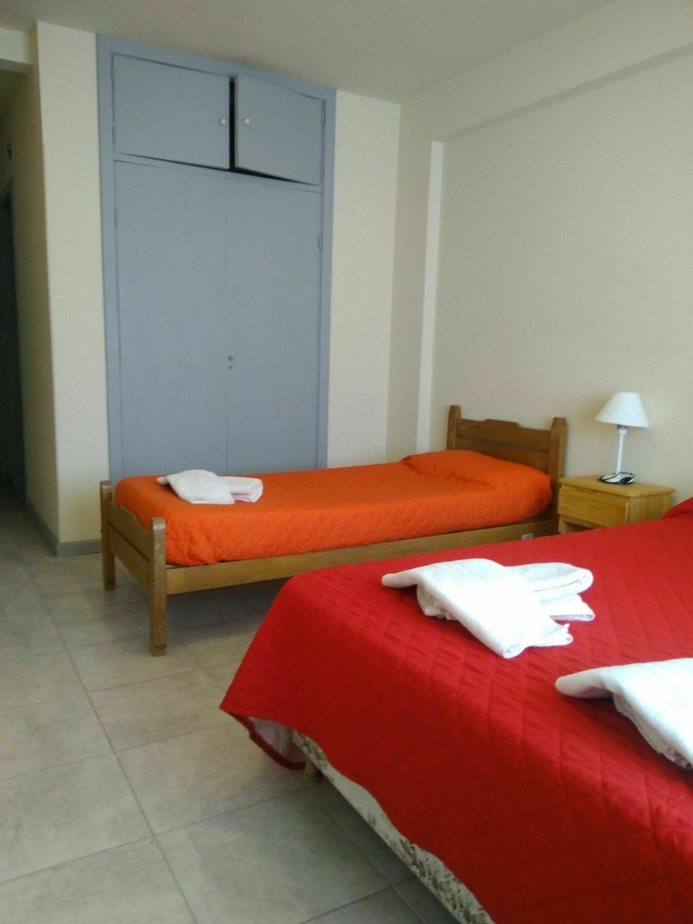 סן קרלוס דה ברילוצ'ה Hostel De La Plaza Amalia מראה חיצוני תמונה